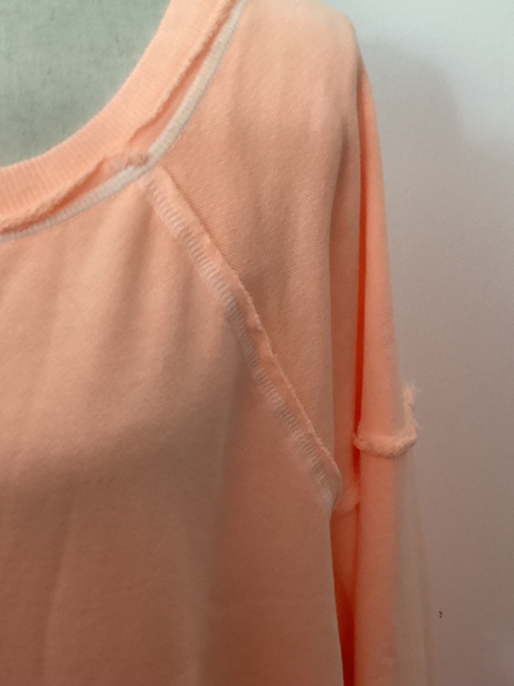NWT FREE PEOPLE MOVEMENT PASTEL PEACH SWEATSHIRT HIGH LOW SZ MEDIUM - Picture 3 of 16